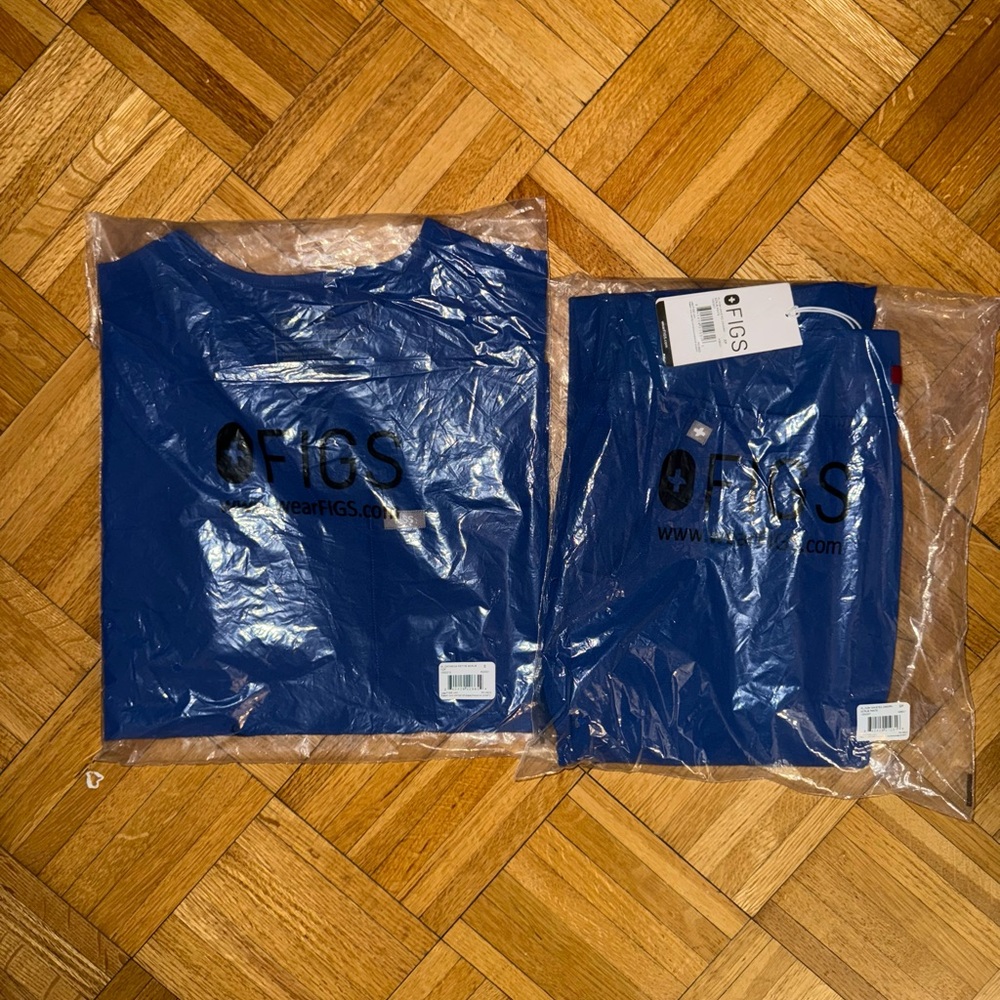 NWT Winning Blue Catarina Top and High waisted Zamora jogger pants Petite SMALL